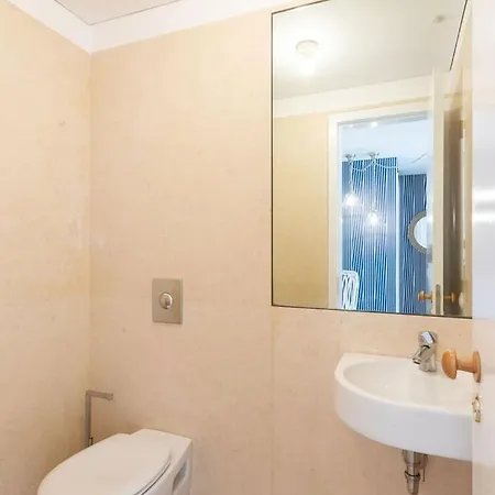 Διαμέρισμα Guestready - Contemporary Flat W/ Garage In *