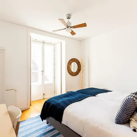 Joivy Chiado Self Check-in 2-br Flat With Parking Lisbon