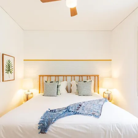 Joivy Chiado Self Check-in 2-br Flat With Parking Apartment Lisbon