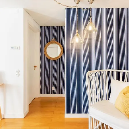Joivy Chiado Self Check-in 2-br Flat With Parking Apartment