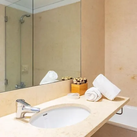 Guestready - Contemporary Flat W/ Garage In 아파트